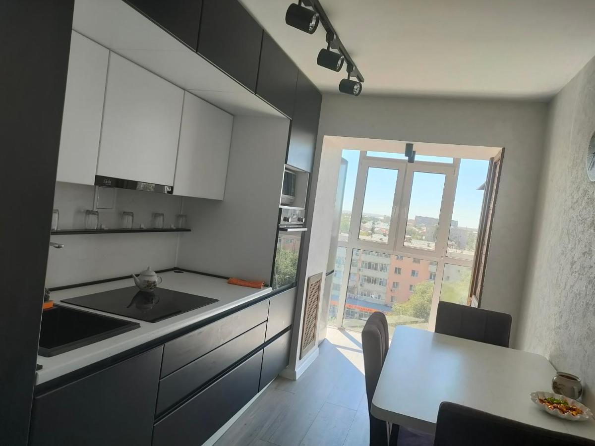 Двухкомнатная Квартира В Самом Центре Актобе Aqtöbe Exterior foto